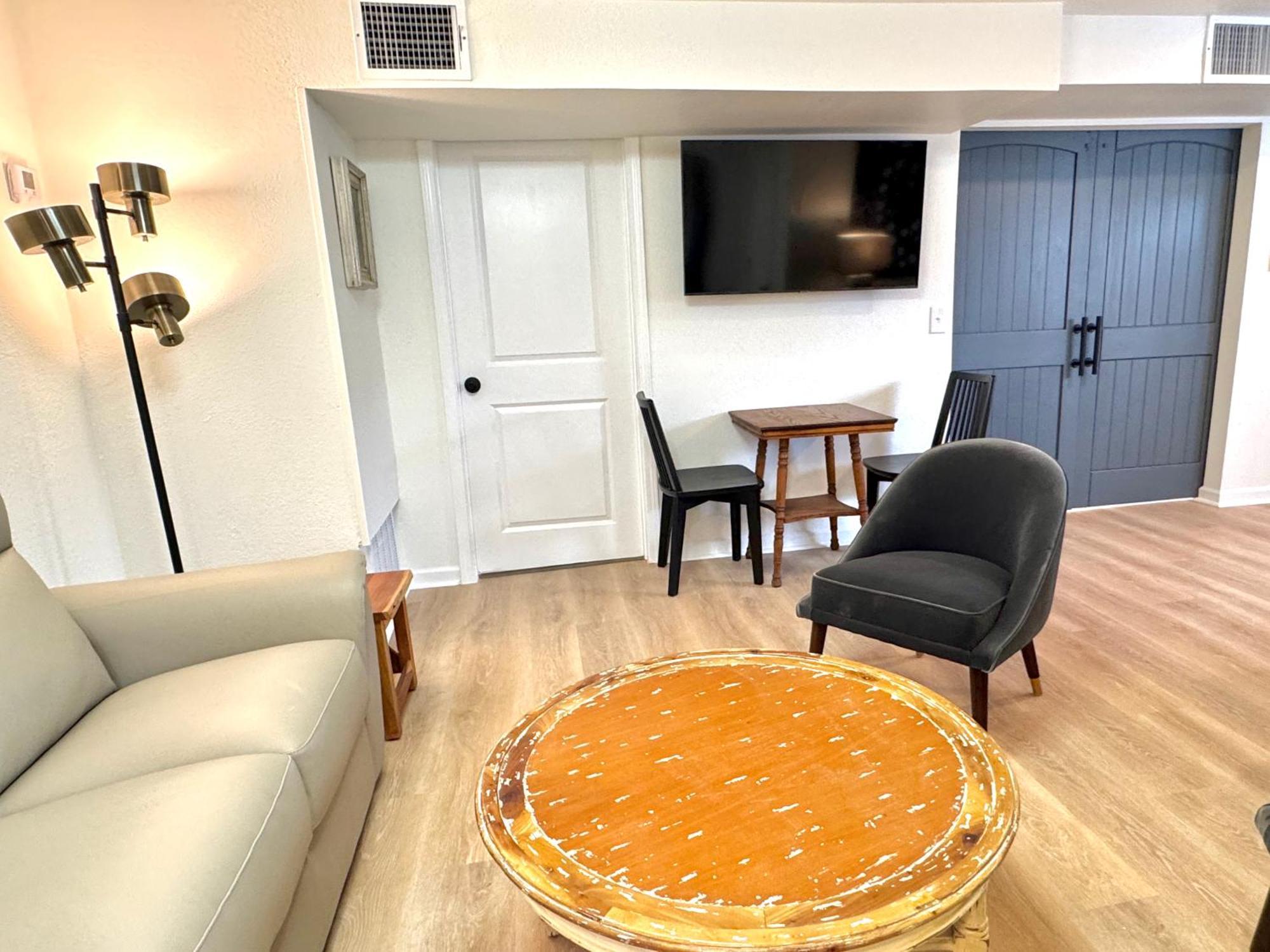 Upgraded - Easy Access To Uptown #n29 Holiday home