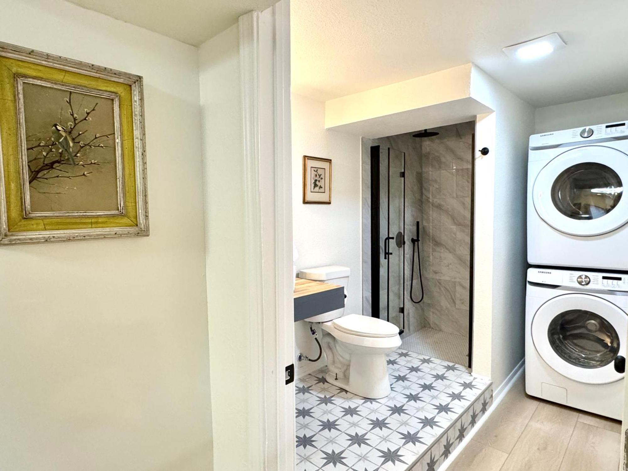 Upgraded - Easy Access To Uptown #n29 Holiday home *